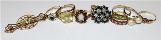 8 gold dress rings & brooch
